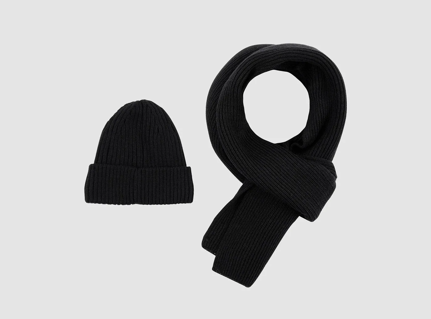 FitVille Knitted Hat and Scarf Set