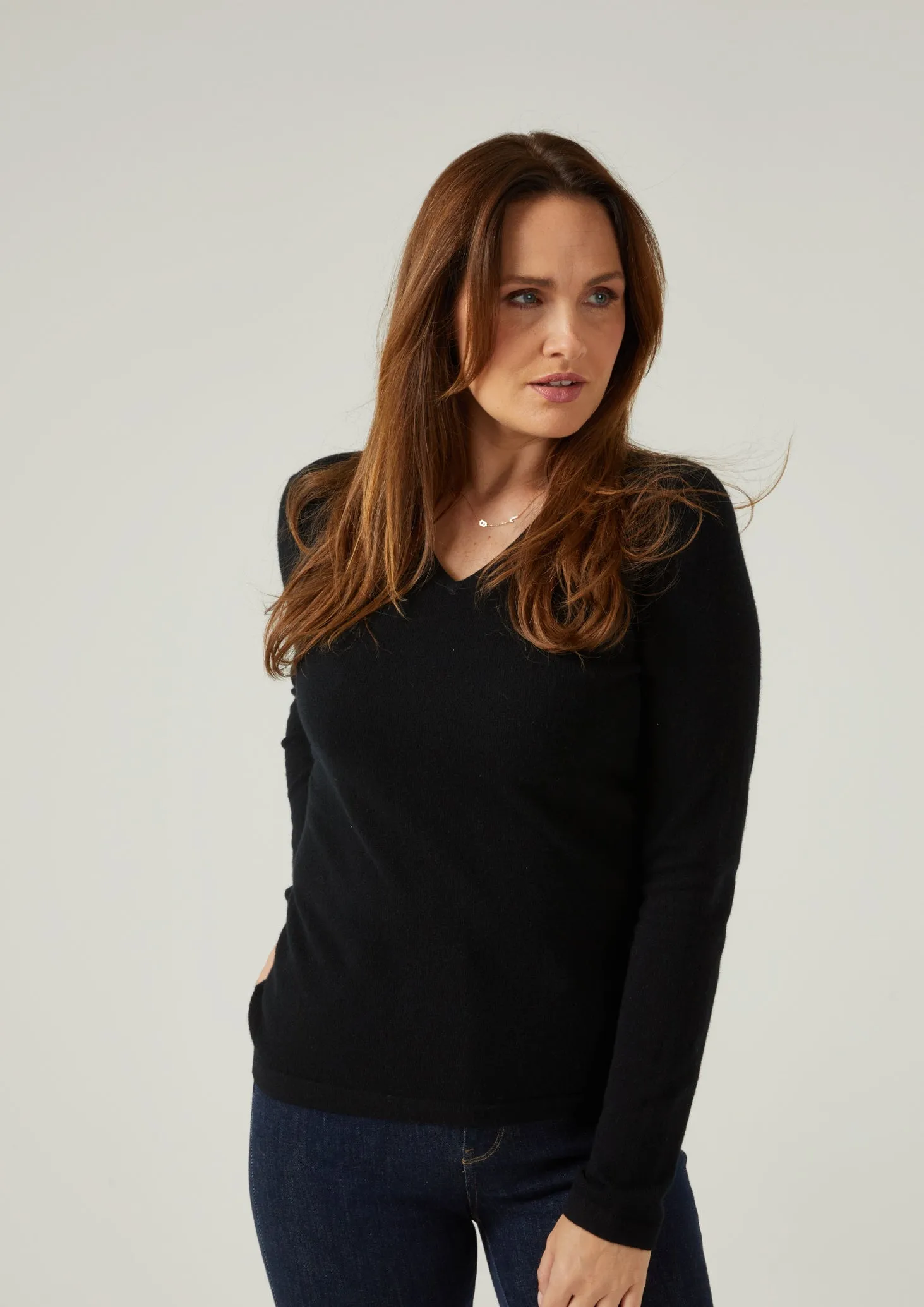 Georgina Ladies Geelong Lambswool Vee Neck Jumper In Black