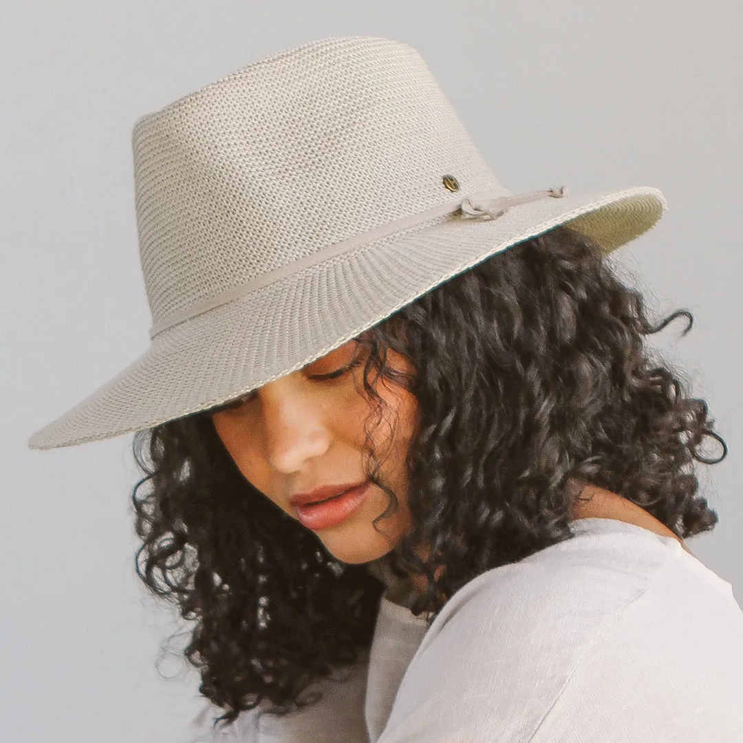 Gilly Fedora