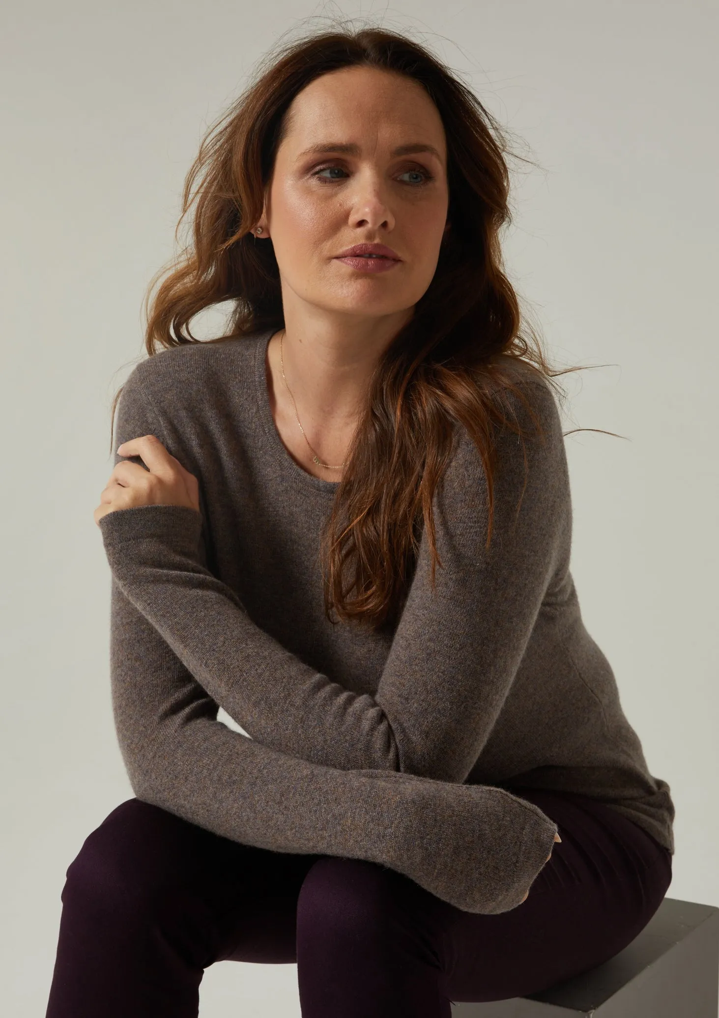 Harriet Ladies Geelong Lambswool Crew Neck Jumper In Teak