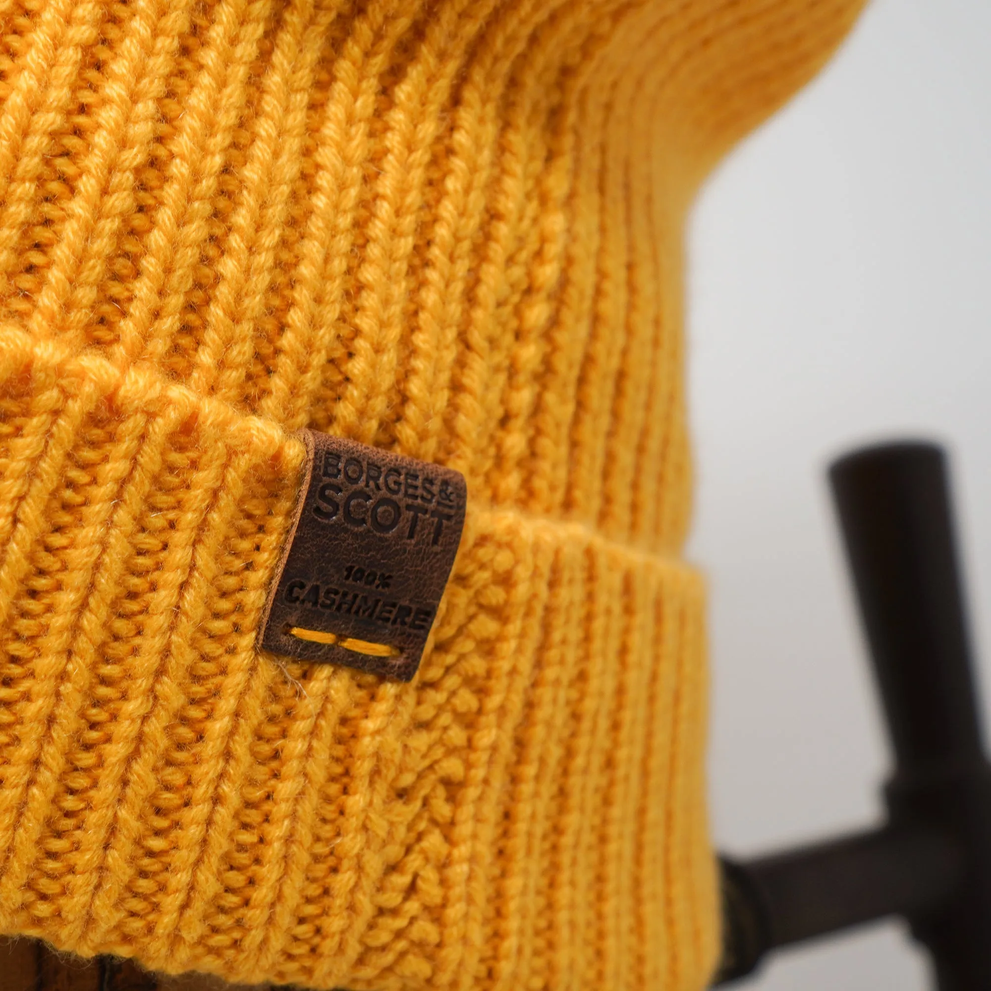 The Recycled Reberty - 100% Cashmere - Thick Knit Beanie